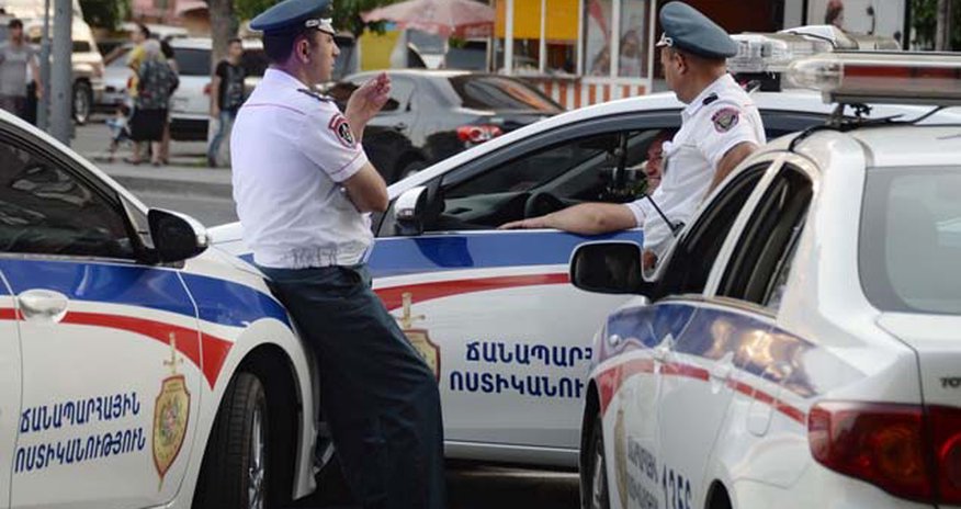 Armenian police receive bomb threat at Yerevan airport, Armenia TV Armenian police receive bomb threat at Yerevan airport, Armenia TV