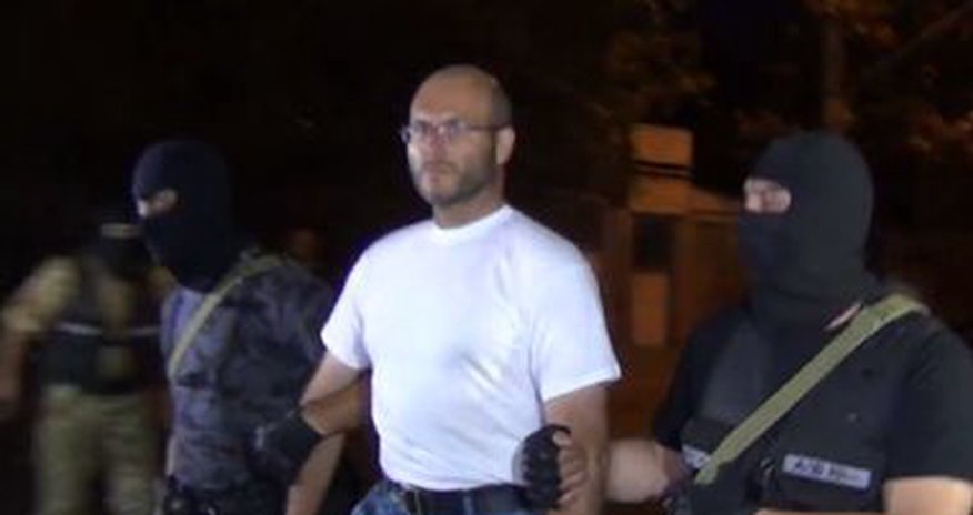 Захватчики здания в Ереване сдались - ВИДЕО Захватчики здания в Ереване сдались - ВИДЕО