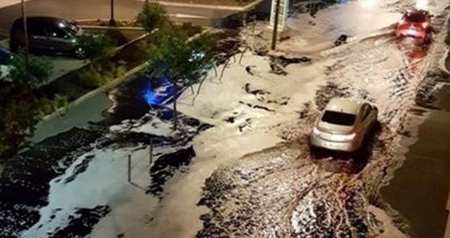 Улицы Франции затопило вином – ФОТО Улицы Франции затопило вином – ФОТО