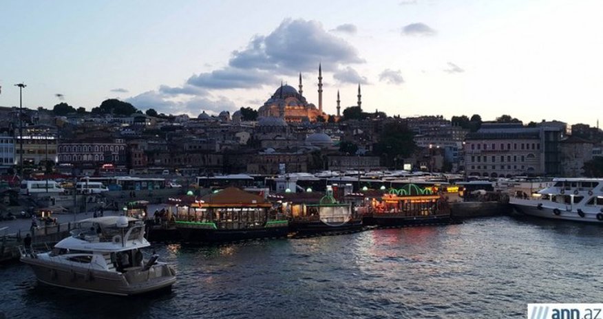 Eminönü iskələsi, Qalata körpüsü və İstanbulun mənzərəli şəfəqləri - FOTOREPORTAJ Eminönü iskələsi, Qalata körpüsü və İstanbulun mənzərəli şəfəqləri - FOTOREPORTAJ