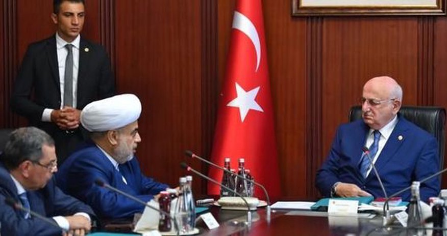 Paşazadə Türkiyəyə 100 min dollarlıq çek hədiyyə etdi Paşazadə Türkiyəyə 100 min dollarlıq çek hədiyyə etdi