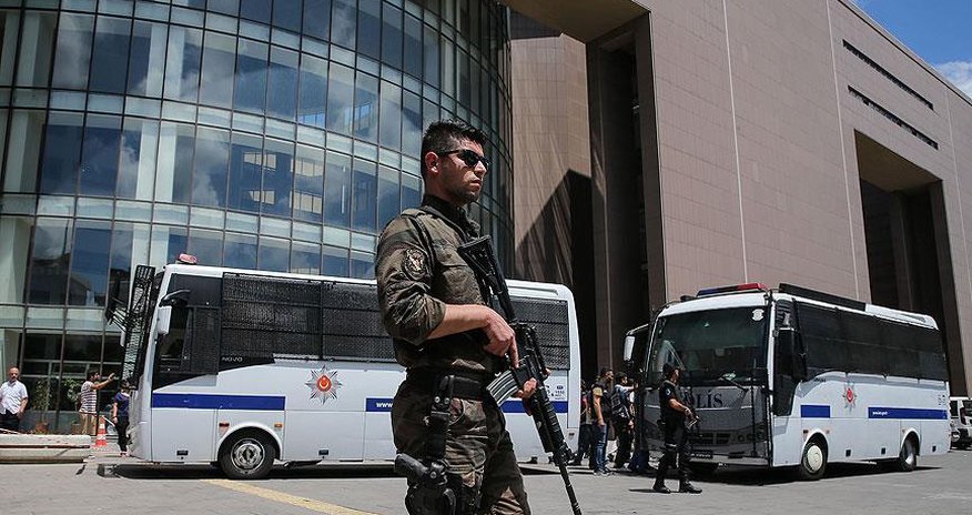 İstanbul məhkəməsində Gülən tərəfdarları axtarılır İstanbul məhkəməsində Gülən tərəfdarları axtarılır