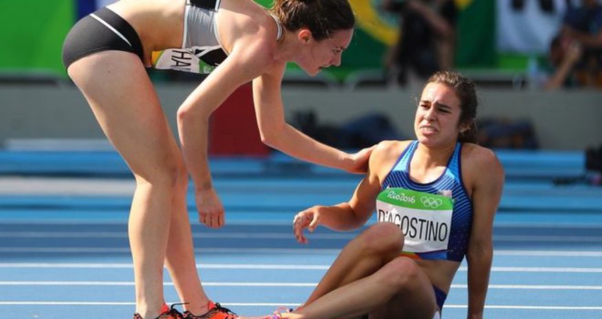 Rio Olympics 2016: US and NZ runners help each other Rio Olympics 2016: US and NZ runners help each other