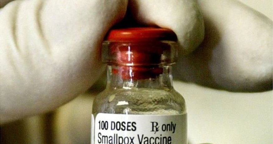 Smallpox eradication 'giant' Donald Henderson dies at 87 Smallpox eradication 'giant' Donald Henderson dies at 87