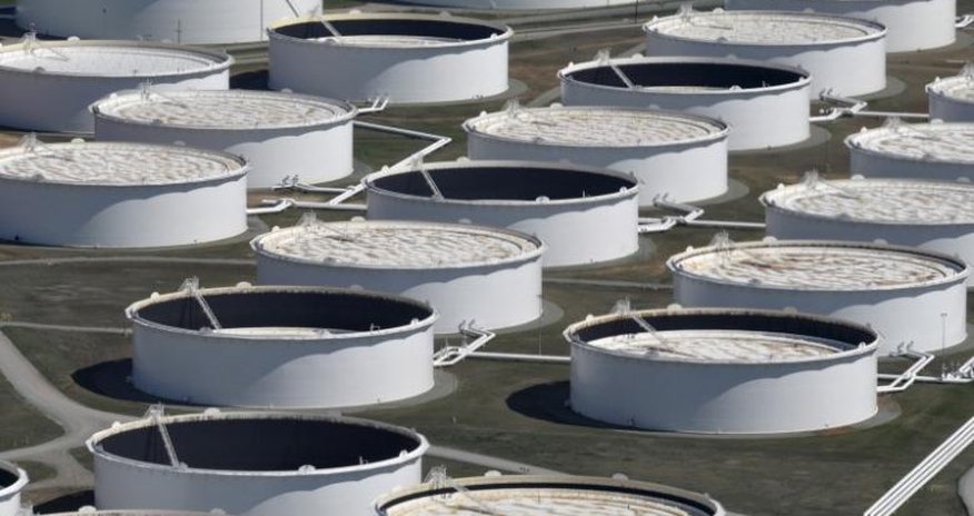 Oil prices fall on U.S. crude stocks build Oil prices fall on U.S. crude stocks build