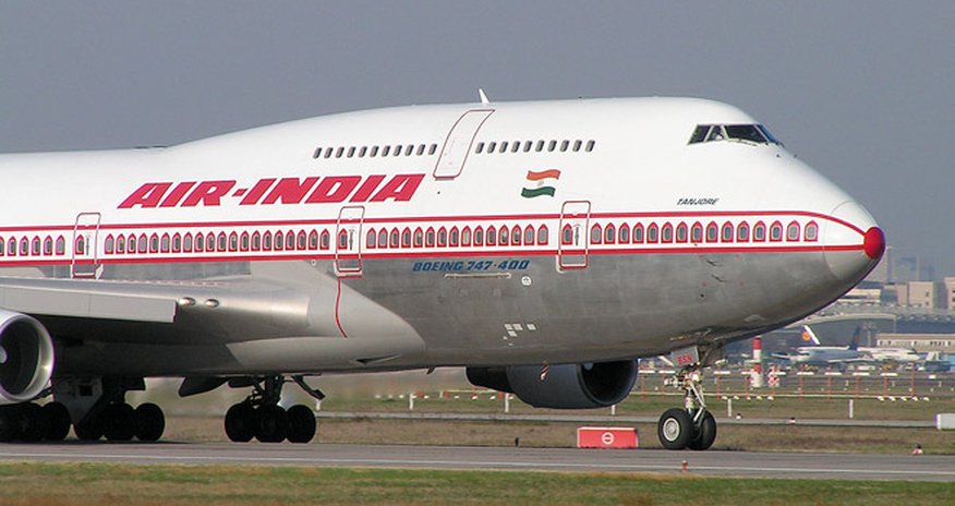 Экстренно сел самолет Air India Экстренно сел самолет Air India