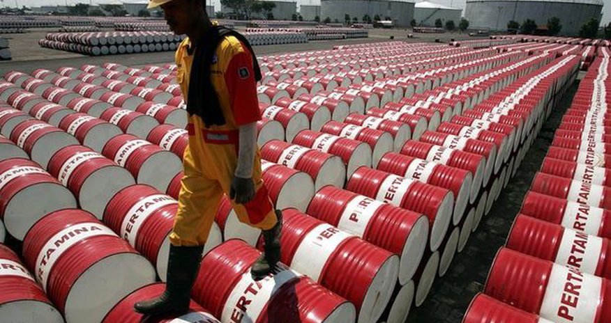 Цены на нефть растут Цены на нефть растут