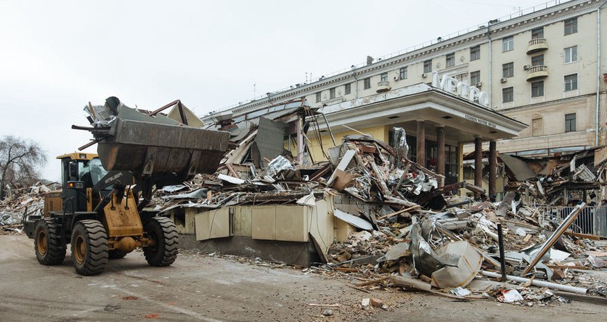 В Москве начался снос ларьков В Москве начался снос ларьков