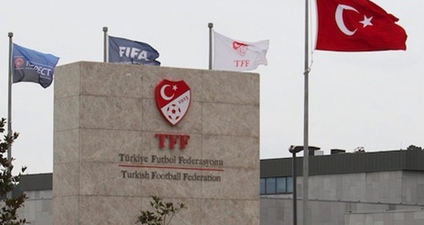 “Qalatasaray” və “Fənərbaxça”nın prezidentləri cəzalandırıldı “Qalatasaray” və “Fənərbaxça”nın prezidentləri cəzalandırıldı