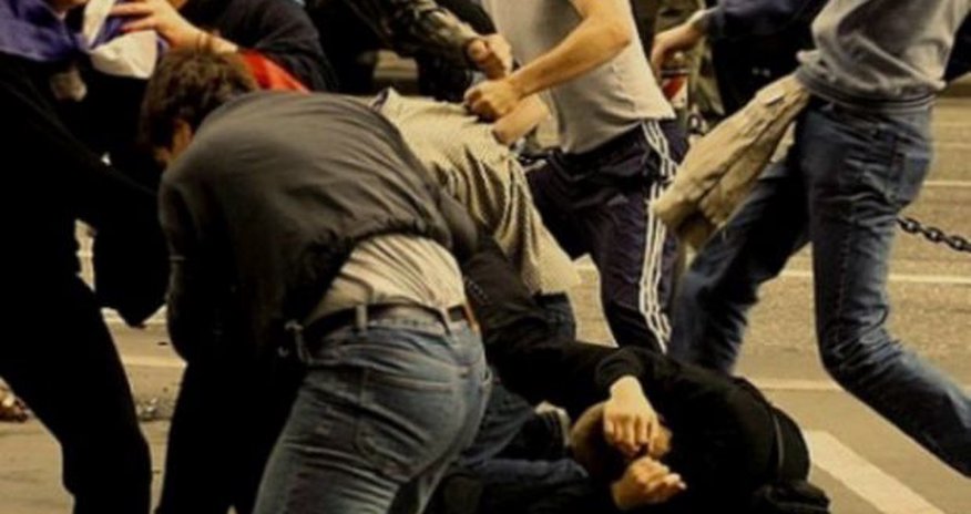 Şəmkirdə toyda kütləvi dava düşdü, yaralananlar var Şəmkirdə toyda kütləvi dava düşdü, yaralananlar var