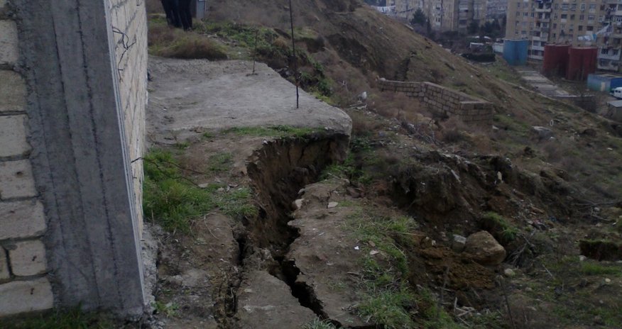 В Гядабее произошел оползень В Гядабее произошел оползень