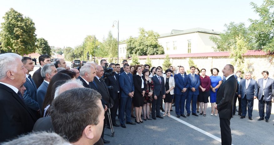 Prezident: "Bizdə qazın qiyməti dünya qiyməti ilə müqayisədə 8-10 dəfə aşağıdır" Prezident: "Bizdə qazın qiyməti dünya qiyməti ilə müqayisədə 8-10 dəfə aşağıdır"