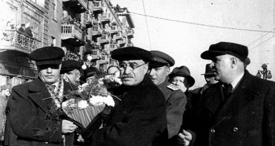 Üzeyir Hacıbəyli öldürülübmü? – Düdənginskinin iddiası - FOTOLAR Üzeyir Hacıbəyli öldürülübmü? – Düdənginskinin iddiası - FOTOLAR