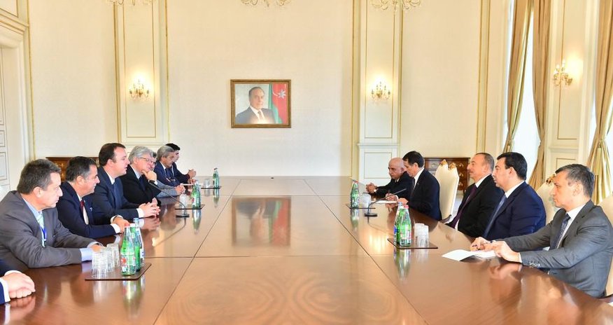 İlham Əliyev: "Azərbaycan xalqı azad şəkildə öz iradəsini ifadə edəcək" İlham Əliyev: "Azərbaycan xalqı azad şəkildə öz iradəsini ifadə edəcək"