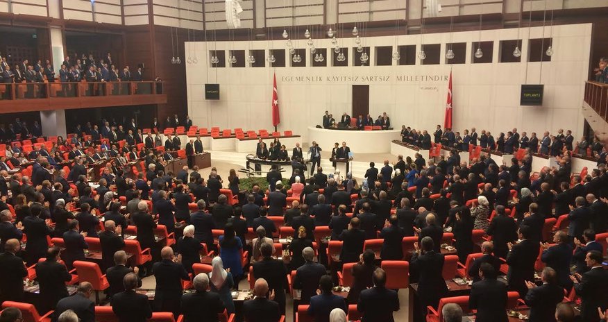 HDP Ərdoğanın parlamentə gəlişini boykot etdi HDP Ərdoğanın parlamentə gəlişini boykot etdi