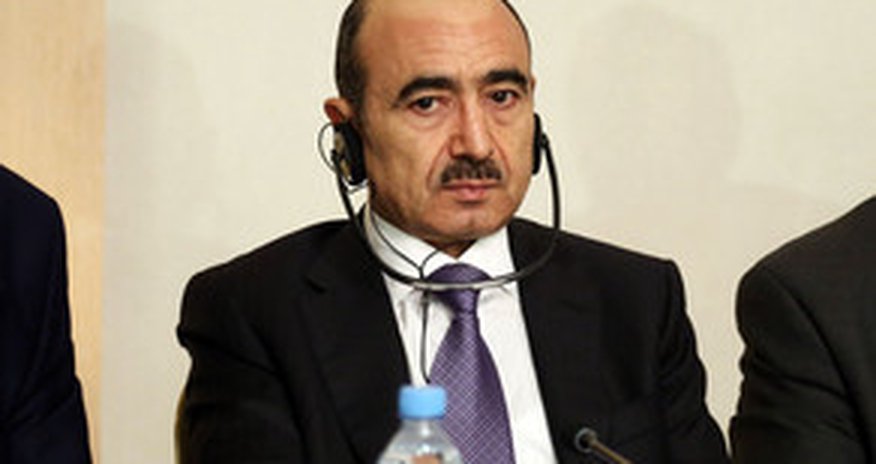 Əli Həsənov: “Müsəlmanları terrorçu kimi təqdim etmək yolverilməzdir” Əli Həsənov: “Müsəlmanları terrorçu kimi təqdim etmək yolverilməzdir”