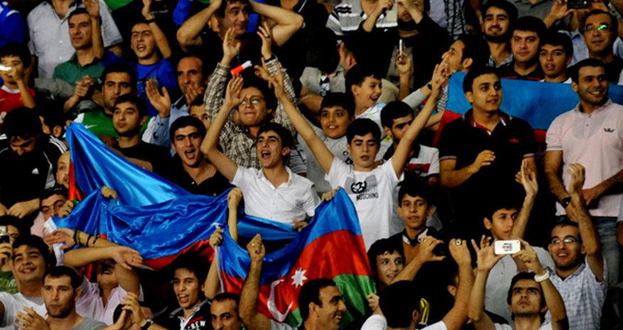 Azarkeşlər klubları 5600 manat ziyana saldılar Azarkeşlər klubları 5600 manat ziyana saldılar