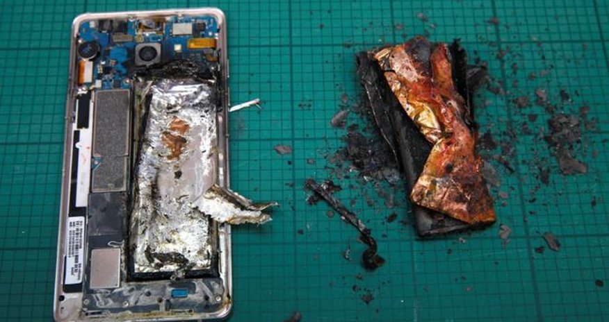 Samsung Galaxy Note 7 owners told to turn off device Samsung Galaxy Note 7 owners told to turn off device