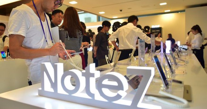 Samsung takes £4.4bn hit to profits from Note 7 fallout Samsung takes £4.4bn hit to profits from Note 7 fallout