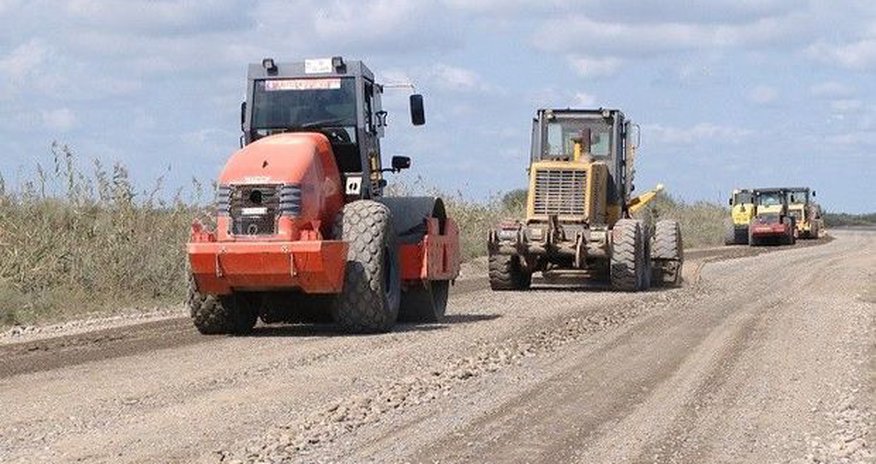 Sabirabadda 10 yaşayış məntəqəsini birləşdirən yol tikilir Sabirabadda 10 yaşayış məntəqəsini birləşdirən yol tikilir