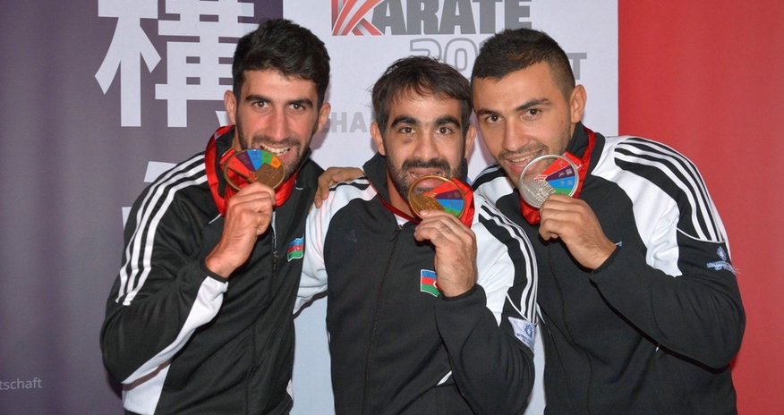 Rafael Ağayev beşqat dünya çempionu oldu Rafael Ağayev beşqat dünya çempionu oldu