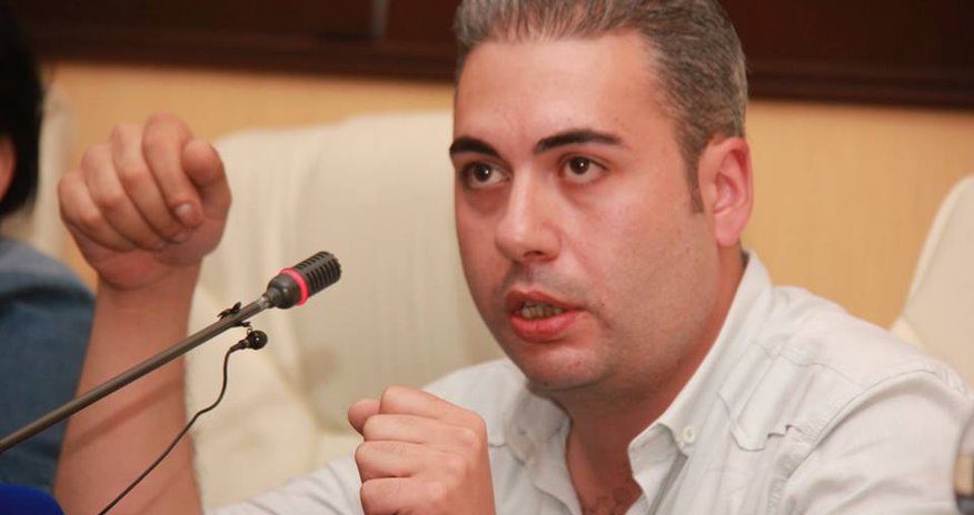 "Köçəryan-Sarkisyan quldur rejimi zorla hakimiyyətdən uzaqlaşdırılacaq" - Vaan Martirosyan "Köçəryan-Sarkisyan quldur rejimi zorla hakimiyyətdən uzaqlaşdırılacaq" - Vaan Martirosyan