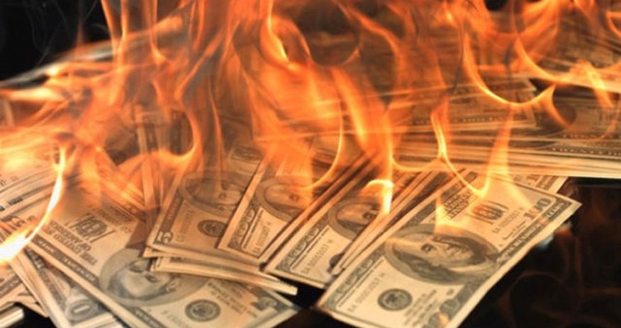Dollar bahalaşdı Dollar bahalaşdı