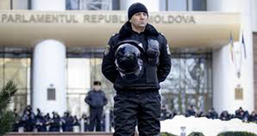 Задержаны экс-госслужащие Задержаны экс-госслужащие