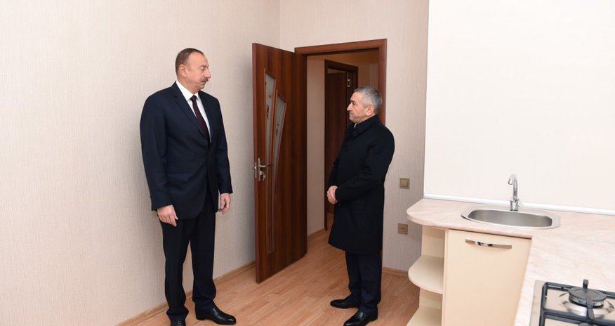 İlham Əliyev yeni yaşayış binasının açılışında - FOTOLAR İlham Əliyev yeni yaşayış binasının açılışında - FOTOLAR