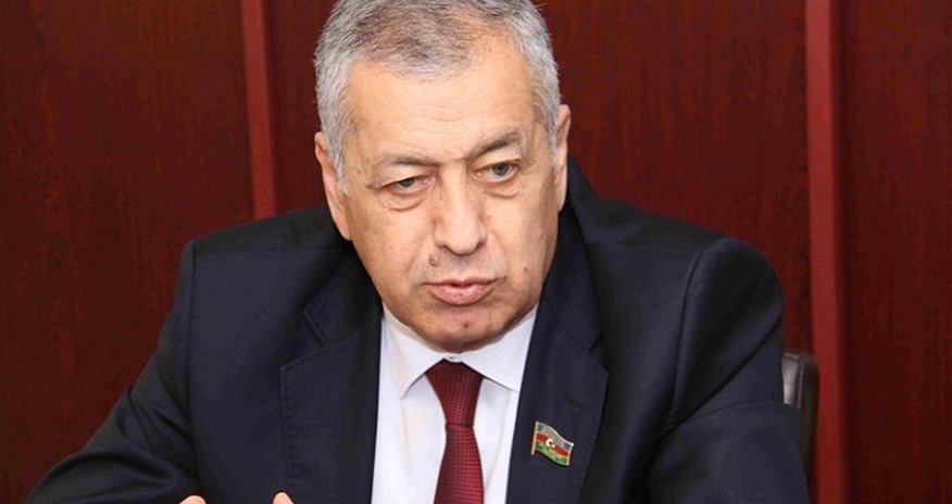 Vahid Əhmədov: Təhsil və səhiyyə işçilərinin maaşı artırılmalıdır Vahid Əhmədov: Təhsil və səhiyyə işçilərinin maaşı artırılmalıdır