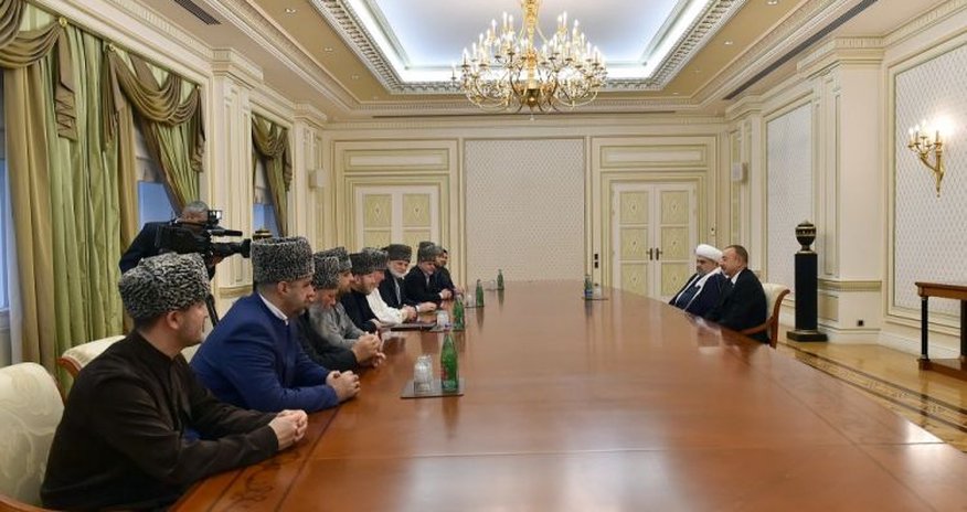 Президент принял членов религиозного совета Президент принял членов религиозного совета