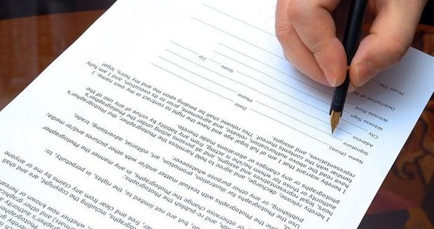 Auksion Mərkəzinin direktor müavini işdən çıxdı Auksion Mərkəzinin direktor müavini işdən çıxdı