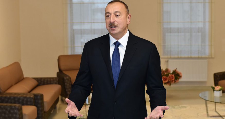 İlham Əliyev: "Atdığımız bütün addımlar sosial xarakter daşıyır" İlham Əliyev: "Atdığımız bütün addımlar sosial xarakter daşıyır"
