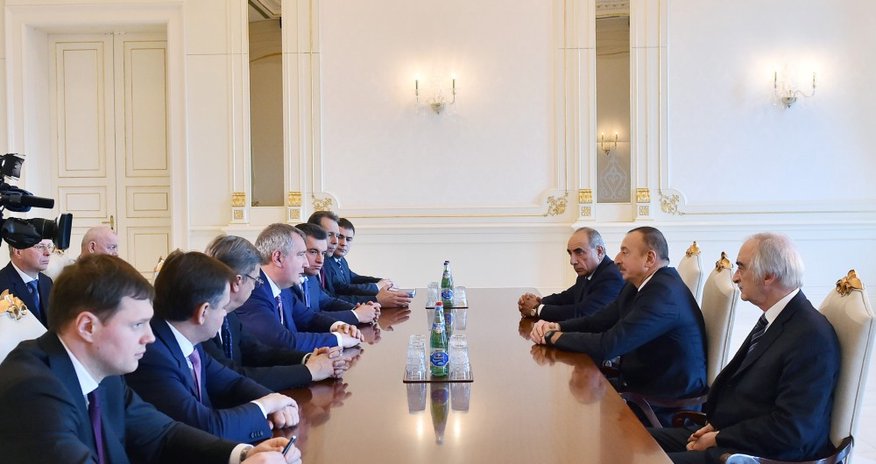 İlham Əliyev Rusiya baş nazirinin müavinini qəbul etdi İlham Əliyev Rusiya baş nazirinin müavinini qəbul etdi