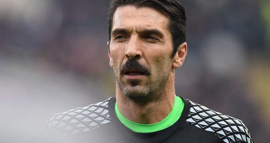 Buffon bunu da bacardı Buffon bunu da bacardı