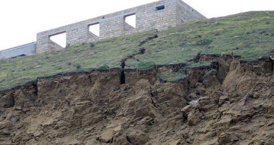 Şamaxıda torpaq sürüşməsi aktivləşib Şamaxıda torpaq sürüşməsi aktivləşib