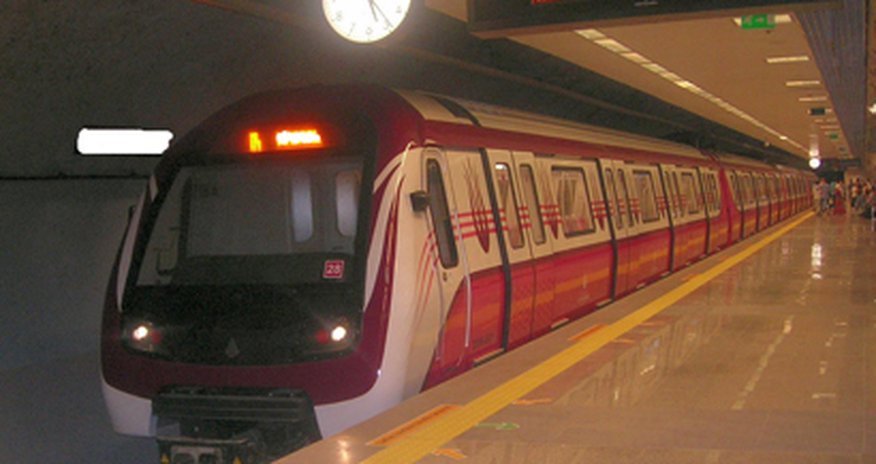 İstanbul metrosunda terror həyəcanı İstanbul metrosunda terror həyəcanı