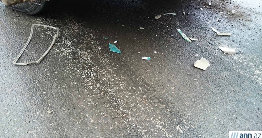 Yük maşını avtobusla toqquşdu - FOTOLAR Yük maşını avtobusla toqquşdu - FOTOLAR