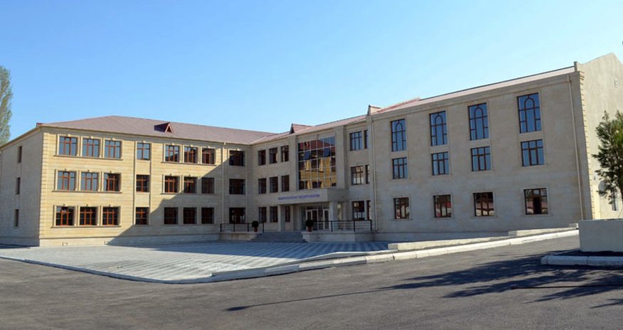 Azərbaycanda məktəb direktoru işdən çıxarıldı Azərbaycanda məktəb direktoru işdən çıxarıldı