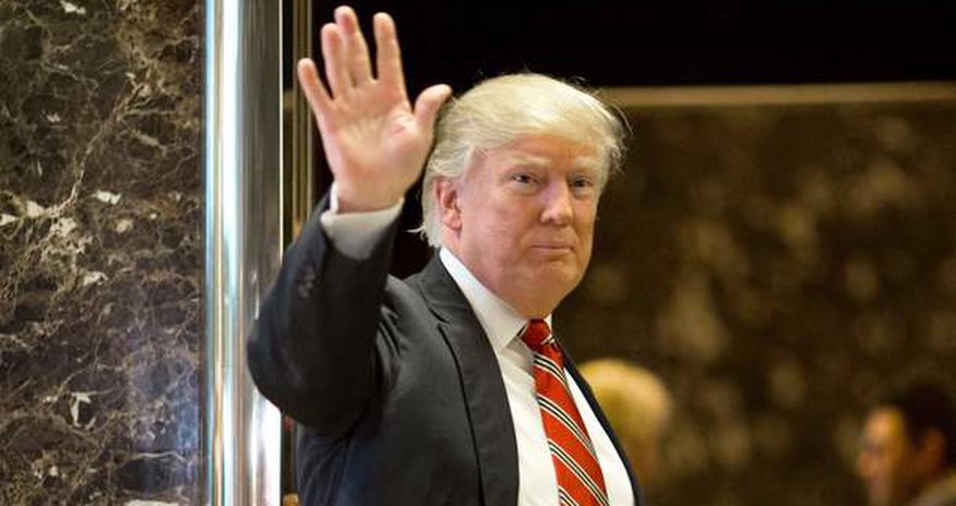 Трамп поклянется на двух Библиях Трамп поклянется на двух Библиях
