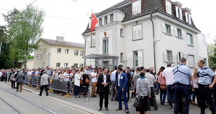 Türkiyə baş konsulluğuna hücum Türkiyə baş konsulluğuna hücum