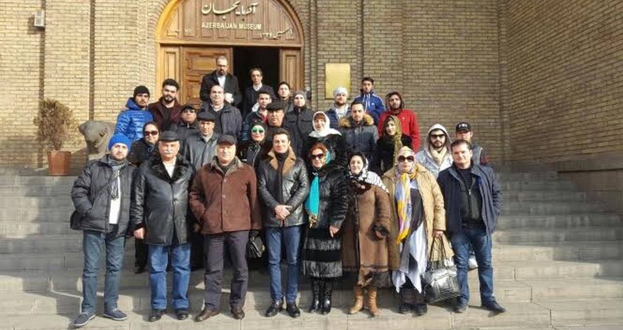 Musiqili Teatrın kollektivi Şəhriyarın məqbərəsini ziyarət edib Musiqili Teatrın kollektivi Şəhriyarın məqbərəsini ziyarət edib