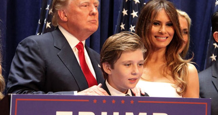 Уволен за шутку о сыне Трампа Уволен за шутку о сыне Трампа