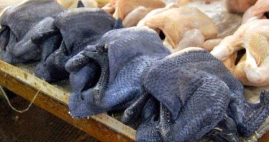 Qara rəngli yumurta və toyuq əti satılır – FOTO Qara rəngli yumurta və toyuq əti satılır – FOTO