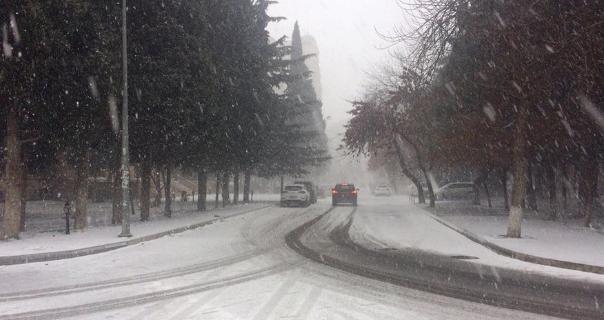 XƏBƏRDARLIQ: Yenə qar yağacaq, yollar buz bağlayacaq XƏBƏRDARLIQ: Yenə qar yağacaq, yollar buz bağlayacaq