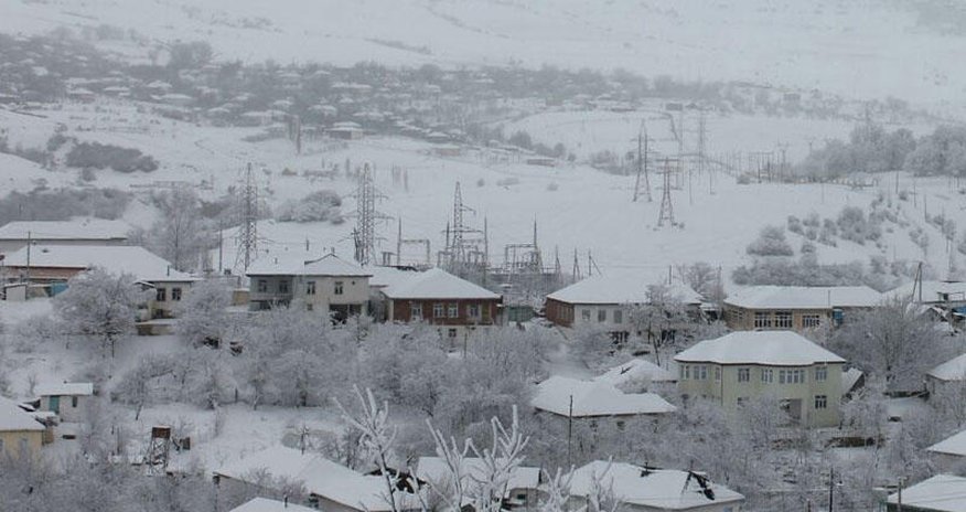 Lerikdə qar uçqunu olub, bəzi kəndlərlə əlaqə kəsilib Lerikdə qar uçqunu olub, bəzi kəndlərlə əlaqə kəsilib