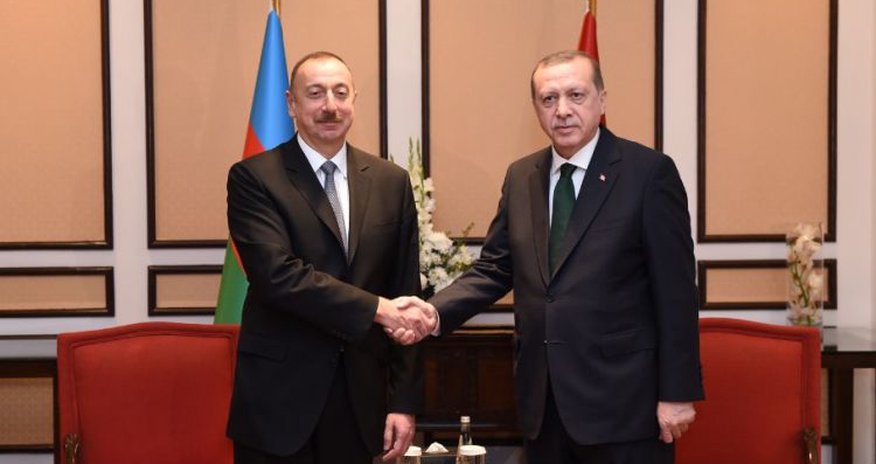 İlham Əliyev Ərdoğanla görüşüb İlham Əliyev Ərdoğanla görüşüb