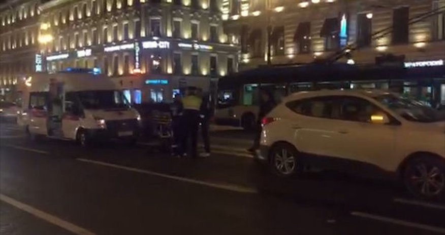 Автомобиль насмерть сбил рабочего Автомобиль насмерть сбил рабочего