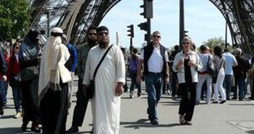 Avropa Məhkəməsi iş yerlərində qadın baş örtüyü ilə bağlı qadağanı təsdiqləyib Avropa Məhkəməsi iş yerlərində qadın baş örtüyü ilə bağlı qadağanı təsdiqləyib