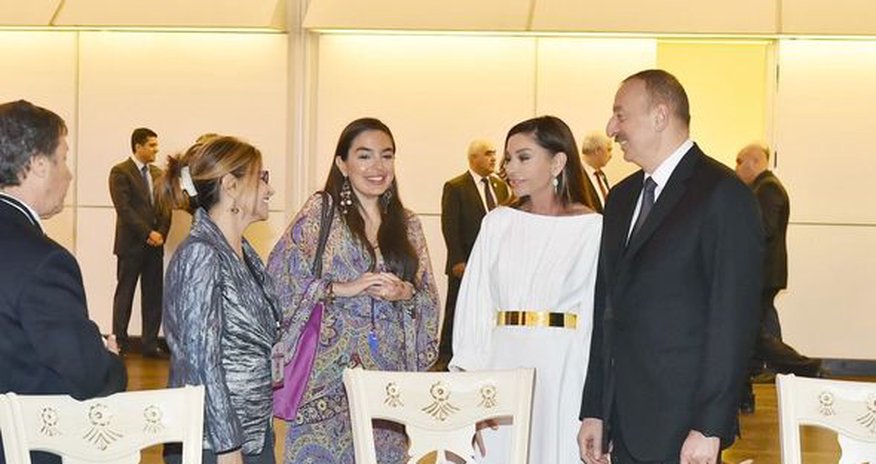 İlham Əliyev qonaqların şərəfinə ziyafət verdi – FOTOLAR İlham Əliyev qonaqların şərəfinə ziyafət verdi – FOTOLAR